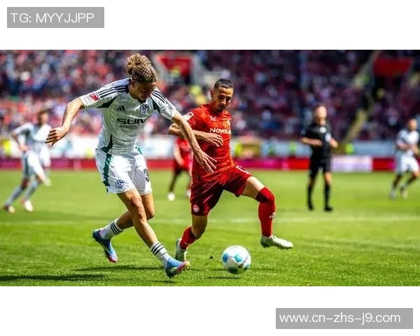 拜仁慕尼黑迎战沙尔克04争夺德甲冠军争夺战的精彩对决 拜仁慕尼黑迎战沙尔克04争夺德甲冠军争夺战的精彩对决